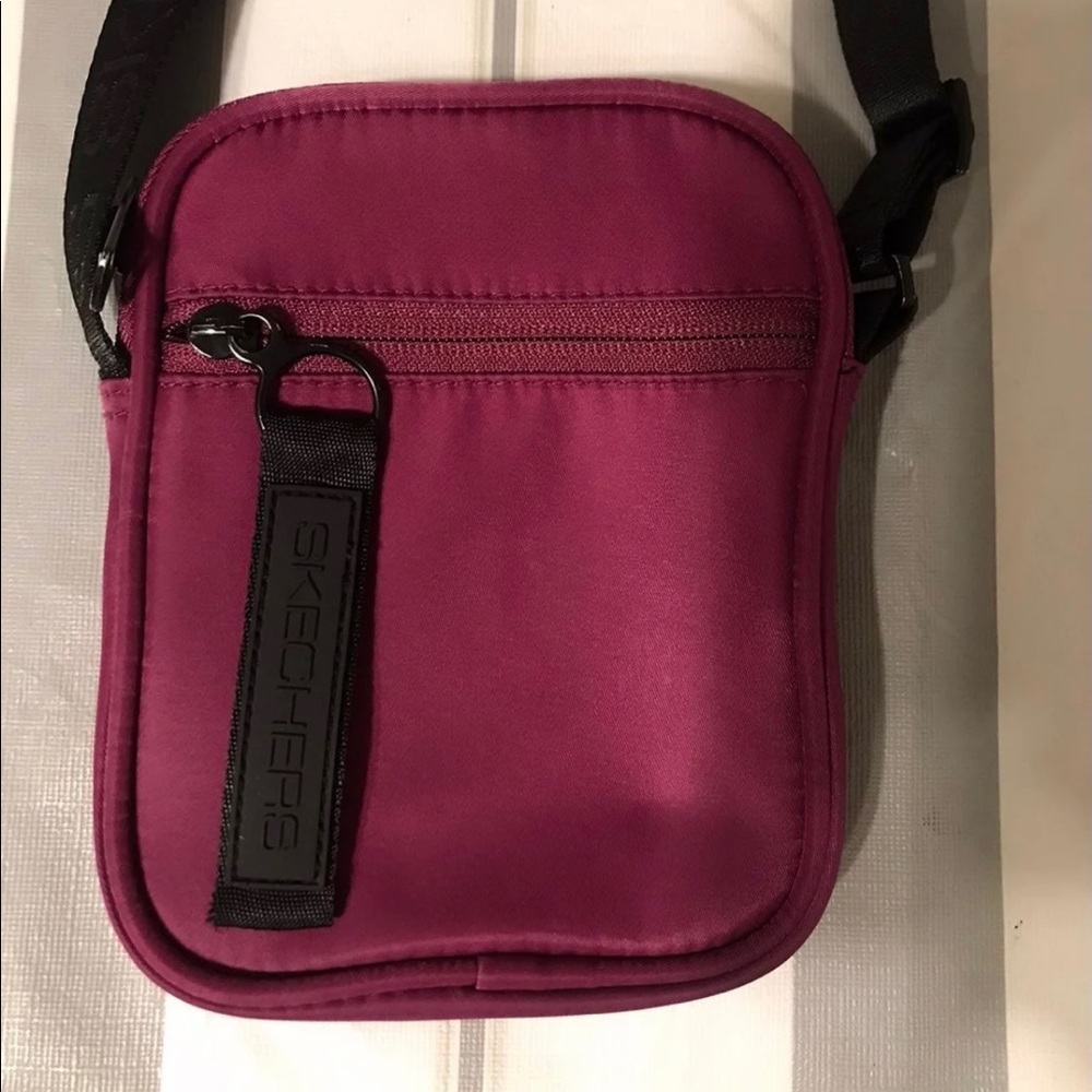 Sketchers crossbody
